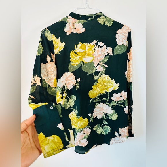 Beautiful Green Floral Print Button Down Blouse Size 8 - Picture 3 of 9